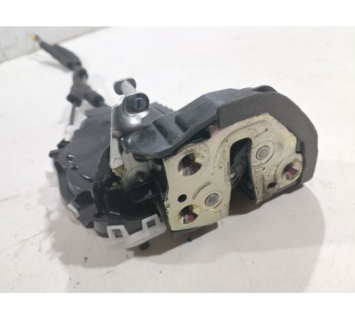 Замок двери задний левый