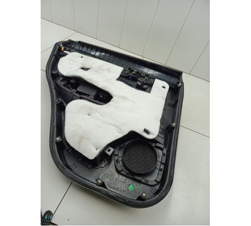 Обшивка двери задняя правая