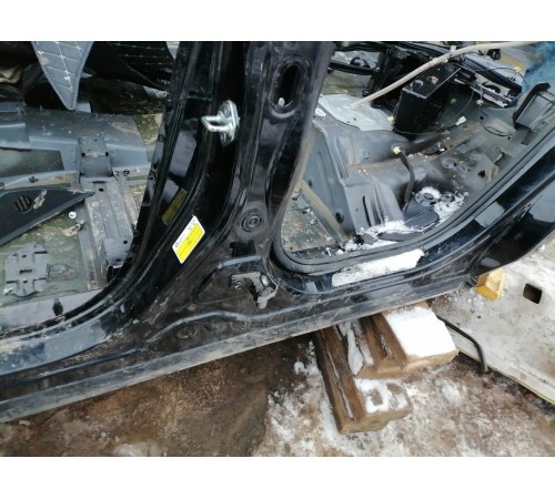 Порог левый с центральной стойкой