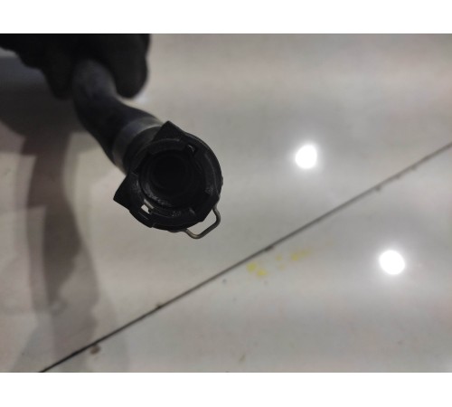 Патрубок вентиляции картерных газов