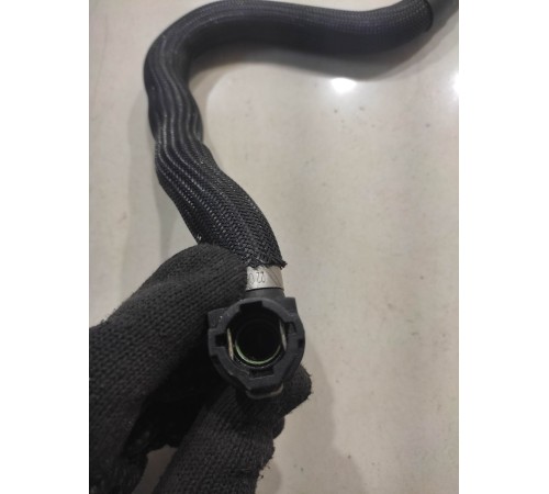 Патрубок вентиляции картерных газов