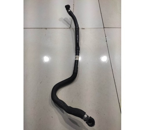 Патрубок вентиляции картерных газов