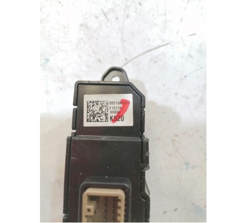 Кнопка подогрева сиденья и руля