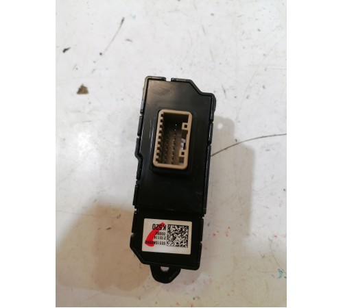 Кнопка подогрева сиденья и руля