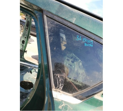 Глухое стекло заднее левое