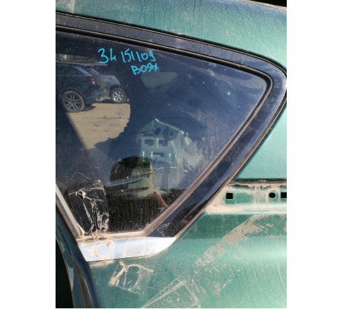 Глухое стекло заднее левое