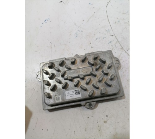 Блок розжига фар правый