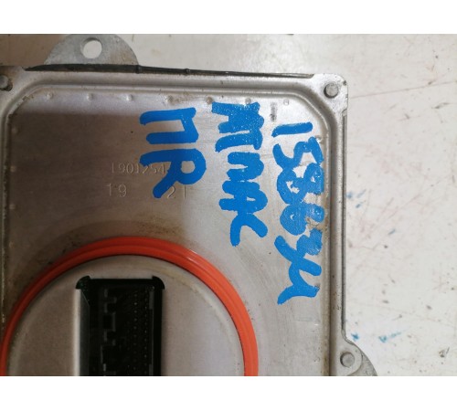 Блок розжига фар правый