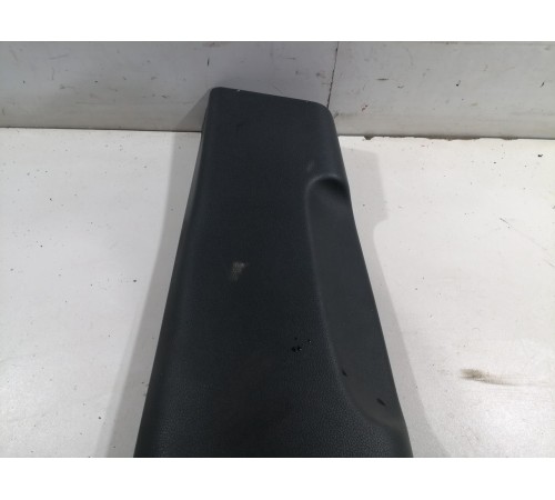 Обшивка центральной консоли левая (нижняя)