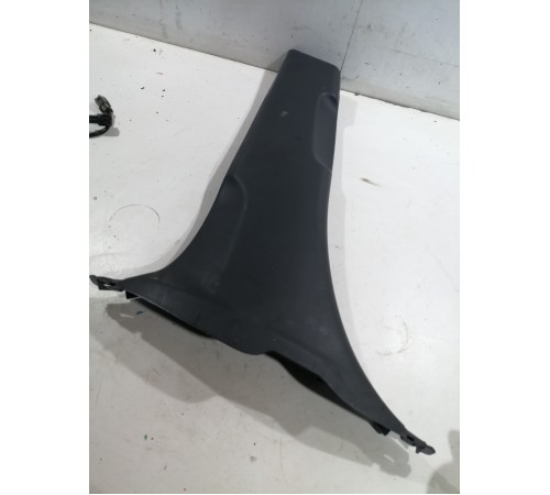 Обшивка центральной консоли левая (нижняя)