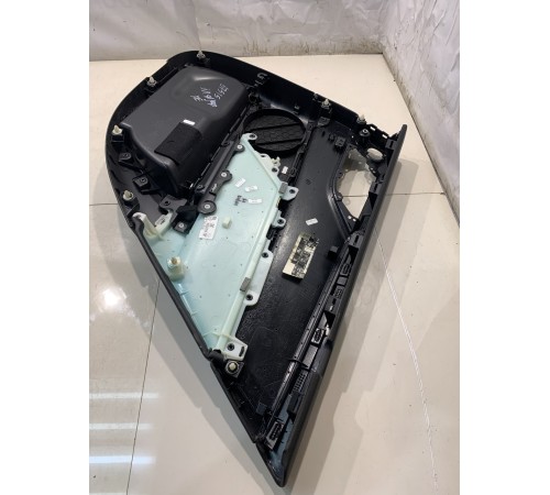 Обшивка двери (задняя, левая)