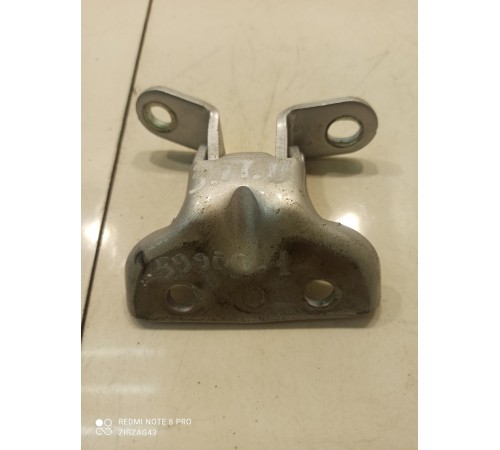 Петля двери (задняя, правая, верхняя)