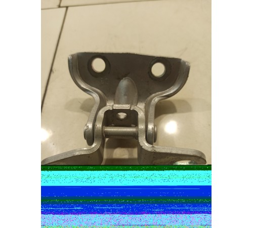 Петля двери (задняя, правая, верхняя)