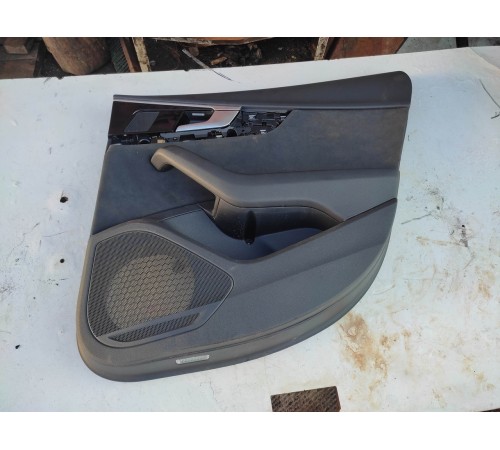 Обшивка двери (задняя правая)