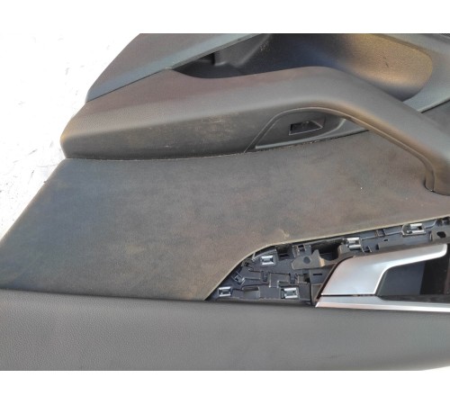 Обшивка двери (задняя правая)