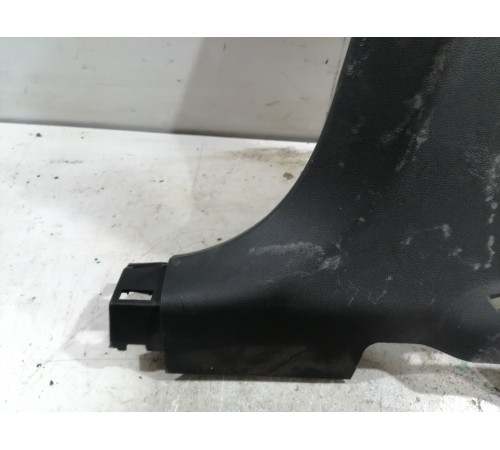 Обшивка стойки центральная правая