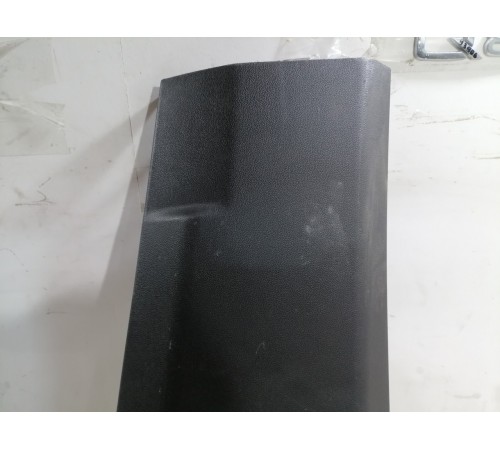 Обшивка стойки центральная правая