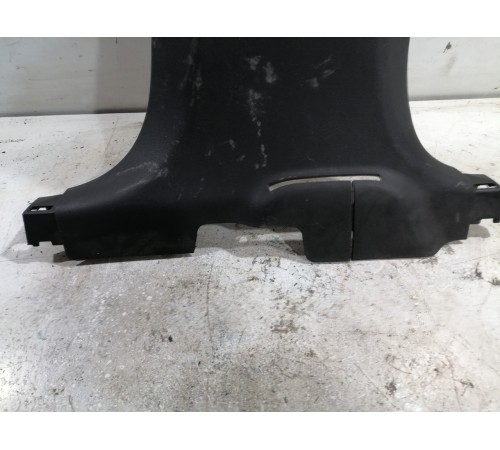 Обшивка стойки центральная правая