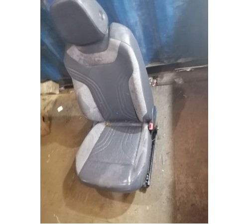 Сиденье переднее правое