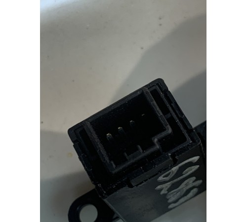 Кнопка включения омывателя фар