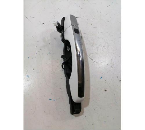 Ручка двери передняя правая наружная