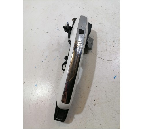 Ручка двери передняя правая наружная