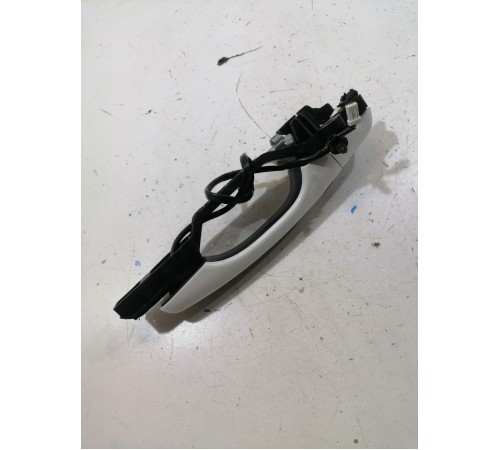 Ручка двери передняя правая наружная