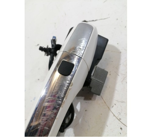 Ручка двери передняя правая наружная