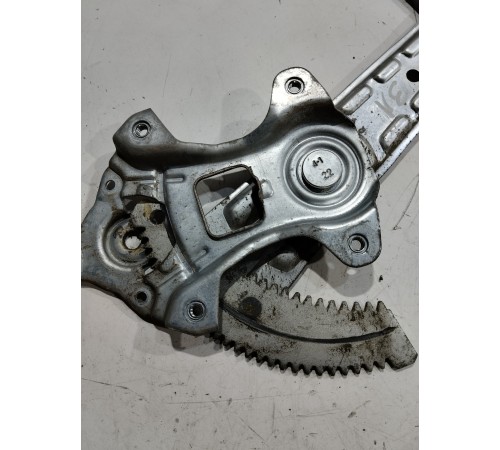 Стеклоподъемник (задний левый)