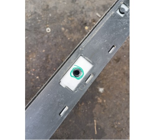 Рейлинг крыши левый