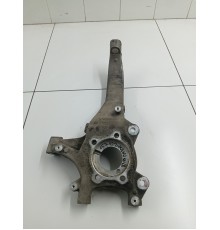 Кулак поворотный передний правый