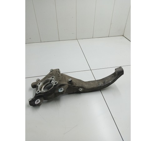 Кулак поворотный передний правый