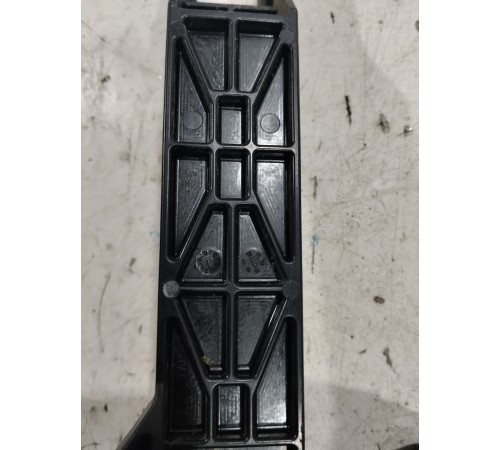 Кронштейн ручки двери передний правый внешний