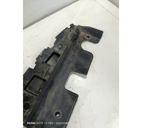 Накладка замка капота