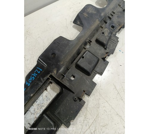 Накладка замка капота