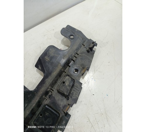 Накладка замка капота