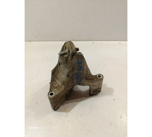 Кронштейн двигателя левый