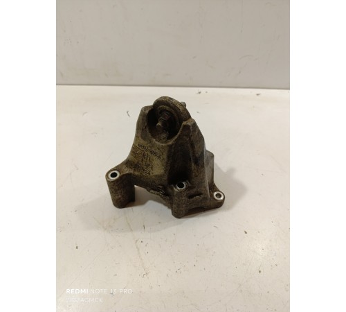 Кронштейн двигателя левый