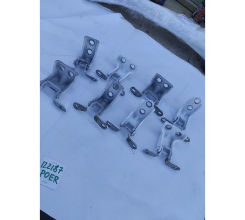 Петля двери