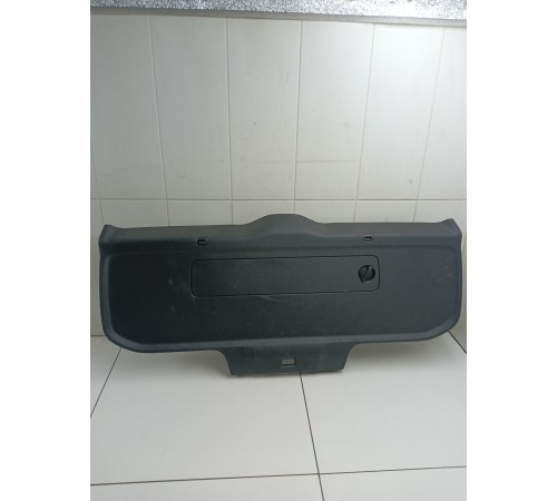 Обшивка крышки багажника