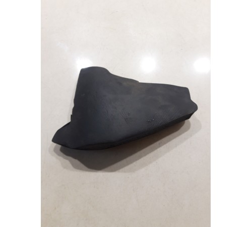 Пыльник крыла передний левый