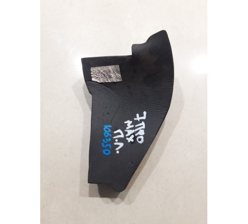 Пыльник крыла передний левый