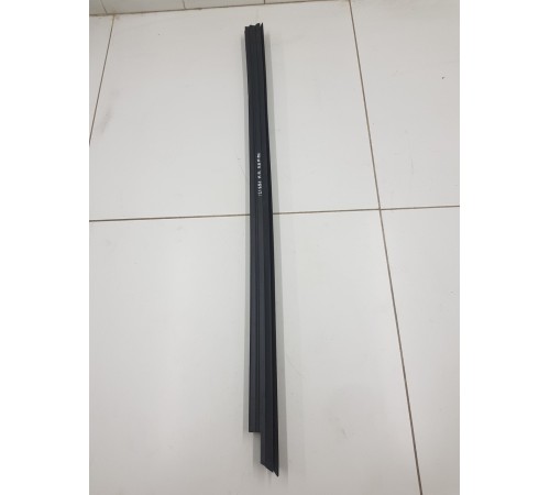 Уплотнитель стекла передний правый внутренний