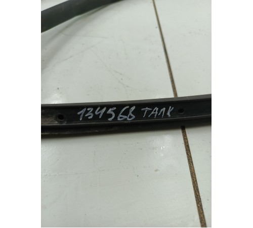 Уплотнитель двери задний левый