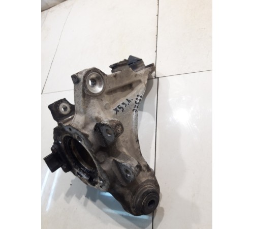 Кулак поворотный (задний, левый)