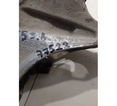 Кулак поворотный (задний, левый)