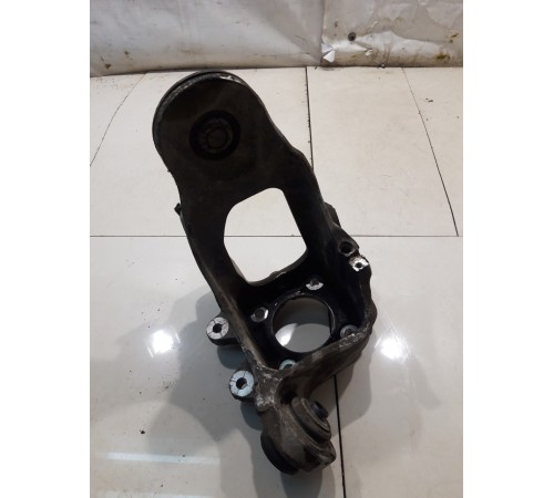 Кулак поворотный (задний, левый)