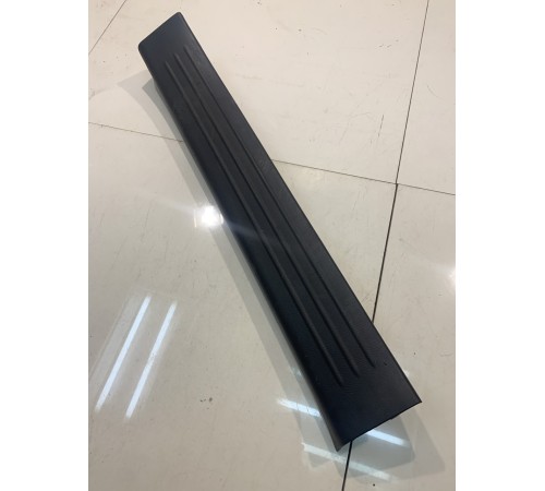 Накладка порога (передняя, левая)