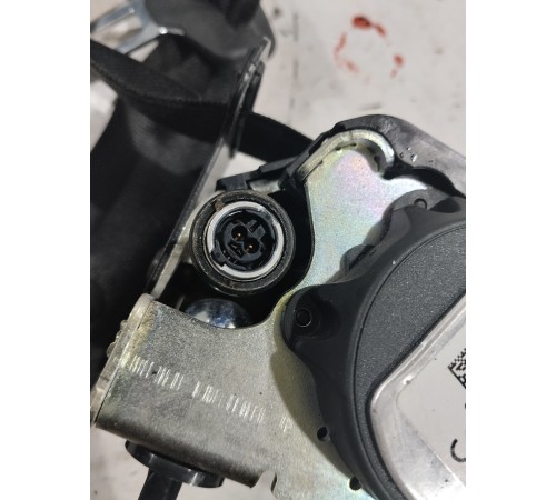 Ремень безопасности (задний правый)