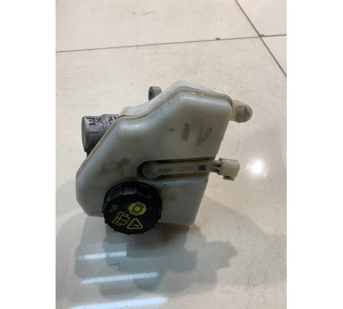 Главный тормозной цилиндр (в сборе)